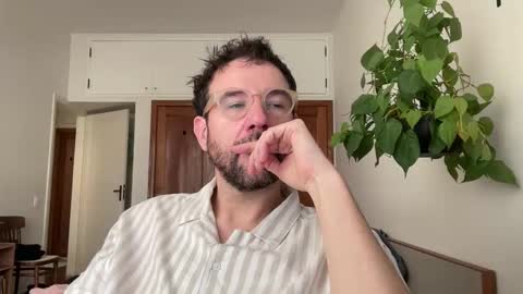 Snapshot of alto1e90br chatting on 11/10/25, 06:29 alto1e90br online show from 11/10/25, 06:29