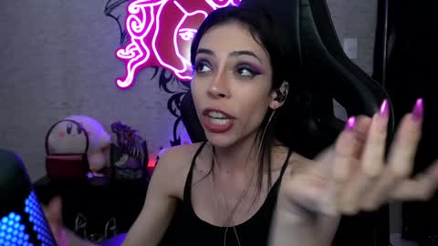 Snapshot of altsofie chatting on 12/10/24, 01:11 Sofie Kimino online show from 12/10/24, 01:11