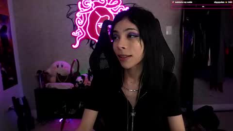 Snapshot of altsofie chatting on 12/31/24, 01:15 Sofie Kimino online show from 12/31/24, 01:15