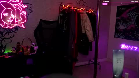 Snapshot of altsofie chatting on 01/01/25, 07:20 Sofie Kimino online show from 01/01/25, 07:20