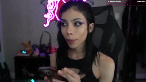 Snapshot of altsofie chatting on 01/11/25, 05:52 Sofie Kimino online show from 01/11/25, 05:52