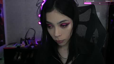 Snapshot of altsofie chatting on 01/16/25, 03:23 Sofie Kimino online show from 01/16/25, 03:23