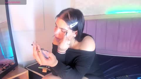 Snapshot of alunnaclarkcm chatting on 12/15/25, 03:33 alunnaclarkcm online show from 12/15/25, 03:33