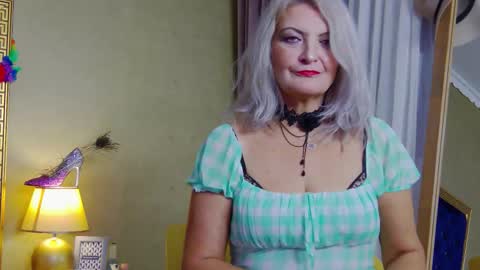 Snapshot of alura_jenson_ chatting on 11/03/25, 08:21 Alura Jenson online show from 11/03/25, 08:21