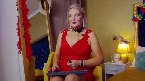 Snapshot of alura_jenson_ chatting on 11/06/25, 08:54 Alura Jenson online show from 11/06/25, 08:54