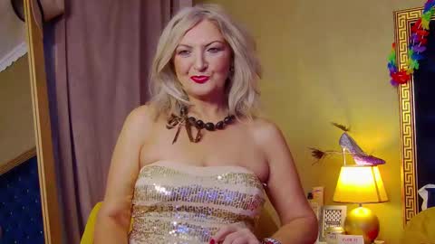 Snapshot of alura_jenson_ chatting on 11/25/25, 08:20 Alura Jenson online show from 11/25/25, 08:20