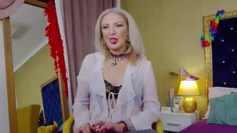 Snapshot of alura_jenson_ chatting on 12/04/25, 08:28 Alura Jenson online show from 12/04/25, 08:28