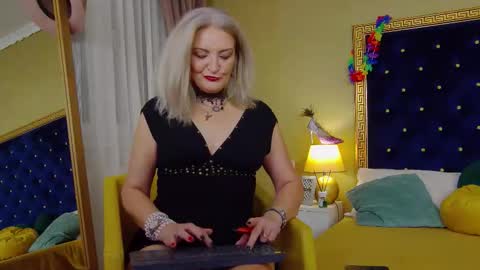 Snapshot of alura_jenson_ chatting on 12/16/25, 08:25 Alura Jenson online show from 12/16/25, 08:25