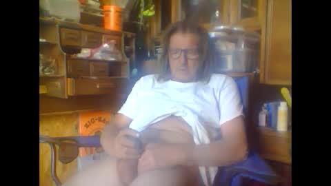 Snapshot of alwayshard4u1 chatting on 01/01/25, 07:10 alwayshard4u1 online show from 01/01/25, 07:10