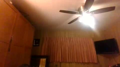 Snapshot of alwaysonthespot chatting on 04/11/26, 10:41 alwaysonthespot online show from 04/11/26, 10:41