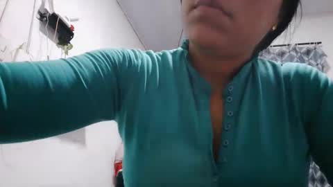 Snapshot of aly826805 chatting on 10/23/25, 07:29 analia online show from 10/23/25, 07:29