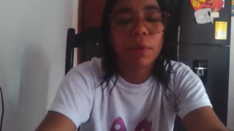 Snapshot of aly826805 chatting on 11/17/25, 05:41 analia online show from 11/17/25, 05:41