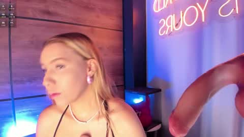 Alya online show from 11/13/25, 10:47