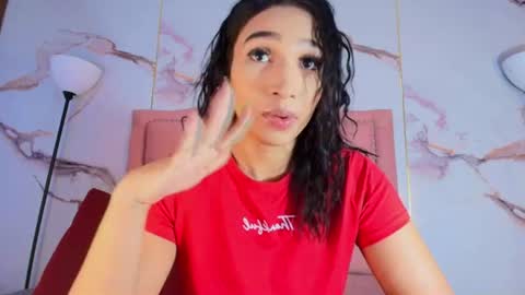 Snapshot of alyathompson chatting on 06/12/26, 04:00 Alya online show from 06/12/26, 04:00