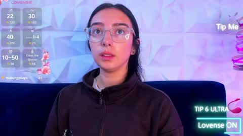 Snapshot of alys_molly chatting on 12/16/24, 11:12 sopie online show from 12/16/24, 11:12