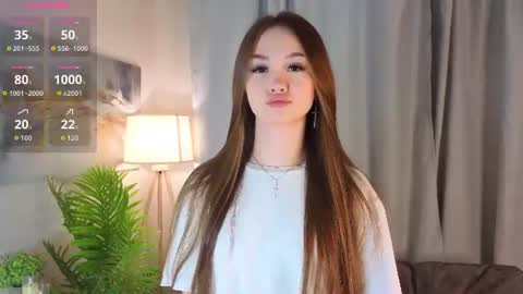 Snapshot of alyshaplescia chatting on 06/15/26, 04:09 Mona online show from 06/15/26, 04:09