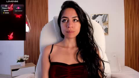 alyssabeauty_ online show from 05/17/26, 07:21