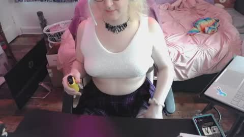 alyxiabewbs online show from 06/19/26, 07:50