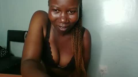 Snapshot of am_creme_delight chatting on 04/18/26, 08:42 am_creme_delight online show from 04/18/26, 08:42