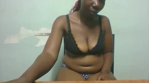 Snapshot of am_creme_delight chatting on 05/30/26, 02:47 am_creme_delight online show from 05/30/26, 02:47