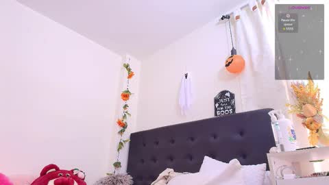 Isabella online show from 10/30/25, 07:14