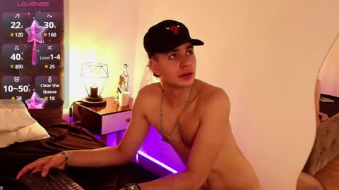 Snapshot of amadeo_wild chatting on 12/02/24, 05:04 Amadeo Wild online show from 12/02/24, 05:04