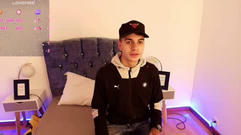 Snapshot of amadeo_wild chatting on 12/04/24, 01:53 Amadeo Wild online show from 12/04/24, 01:53