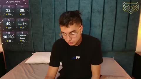 Snapshot of amadeo_wild chatting on 12/21/24, 06:23 Amadeo Wild online show from 12/21/24, 06:23