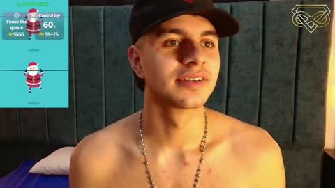 Snapshot of amadeo_wild chatting on 12/27/24, 04:10 Amadeo Wild online show from 12/27/24, 04:10