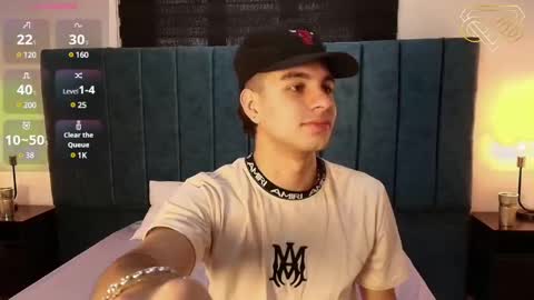 Snapshot of amadeo_wild chatting on 12/31/24, 03:42 Amadeo Wild online show from 12/31/24, 03:42