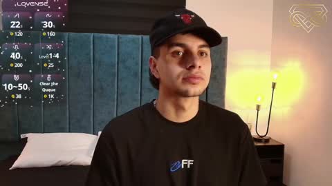 Snapshot of amadeo_wild chatting on 01/10/25, 09:23 Amadeo Wild online show from 01/10/25, 09:23