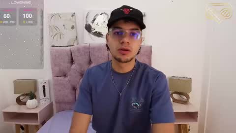 Snapshot of amadeo_wild chatting on 01/19/25, 12:39 Amadeo Wild online show from 01/19/25, 12:39