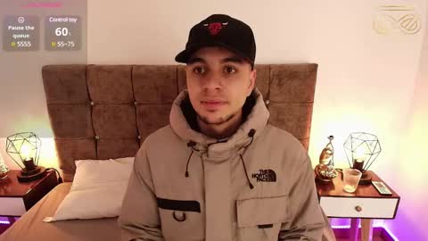 Snapshot of amadeo_wild chatting on 01/25/25, 03:20 Amadeo Wild online show from 01/25/25, 03:20