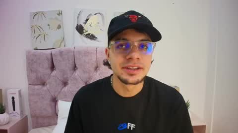 Snapshot of amadeo_wild chatting on 02/06/25, 12:16 Amadeo Wild online show from 02/06/25, 12:16