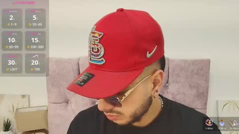 Snapshot of amadeo_wild chatting on 10/31/25, 11:44 Amadeo Wild online show from 10/31/25, 11:44