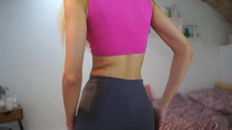 Snapshot of amai__liu chatting on 09/27/25, 11:48 Amai Liu online show from 09/27/25, 11:48