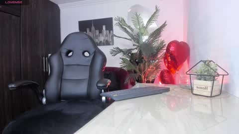 anny online show from 02/17/25, 02:31