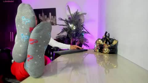 anny online show from 10/06/25, 02:20