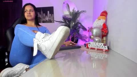 anny online show from 11/27/25, 02:13