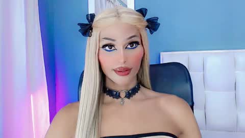 Snapshot of amal_baddel_ chatting on 12/18/24, 04:42 amal_baddel_ online show from 12/18/24, 04:42