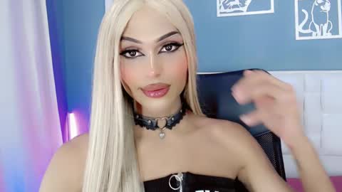 Snapshot of amal_baddel_ chatting on 01/09/25, 10:20 amal_baddel_ online show from 01/09/25, 10:20