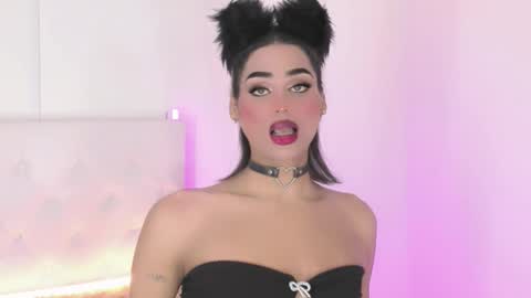 Snapshot of amal_baddel_ chatting on 12/23/25, 05:27 amal_baddel_ online show from 12/23/25, 05:27