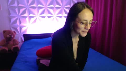 Snapshot of amalett chatting on 05/12/26, 04:09 Amalett online show from 05/12/26, 04:09