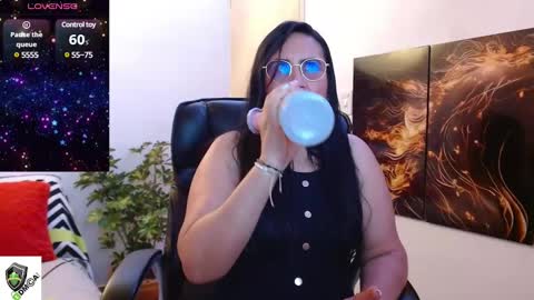 Snapshot of amalia_brunette chatting on 02/28/25, 11:01 AMALIA online show from 02/28/25, 11:01