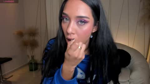 Snapshot of amalia_cruss chatting on 09/18/25, 08:55 Amalia cruss online show from 09/18/25, 08:55