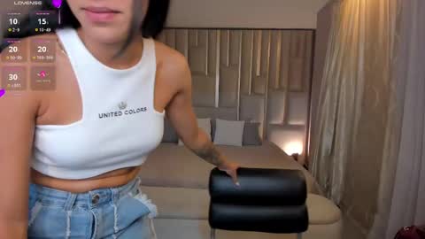 Snapshot of amalia_cruss chatting on 10/04/25, 08:07 Amalia cruss online show from 10/04/25, 08:07