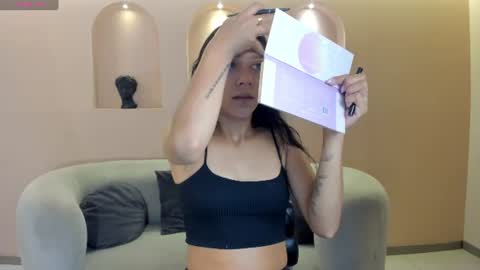 Snapshot of amalia_cruss chatting on 07/12/26, 06:10 Amalia cruss online show from 07/12/26, 06:10