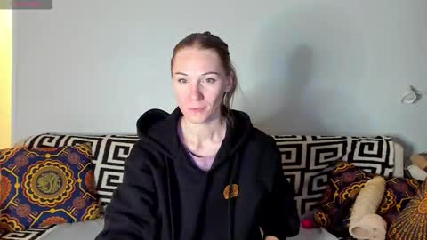 Snapshot of amalia_mio chatting on 10/12/25, 11:48 Amalia online show from 10/12/25, 11:48