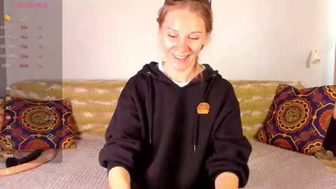 Snapshot of amalia_mio chatting on 10/19/25, 08:04 Amalia online show from 10/19/25, 08:04