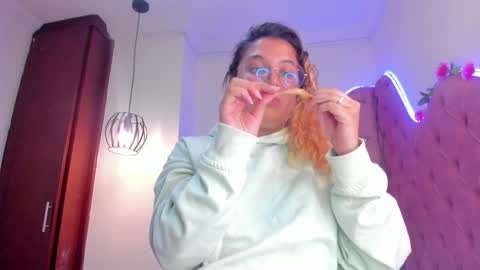 Snapshot of amalia_rosse_ chatting on 02/09/25, 02:06 Amalia Im Back See you soon this January 7 at 10 pm Colombia time online show from 02/09/25, 02:06